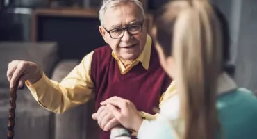 Alzheimer – sejmik Mazowsza wspiera budowę domów dziennego pobytu seniorów